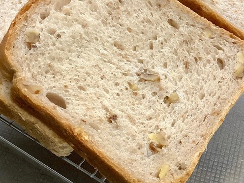 ホームベーカリーで片栗粉湯種のくるみ食パン